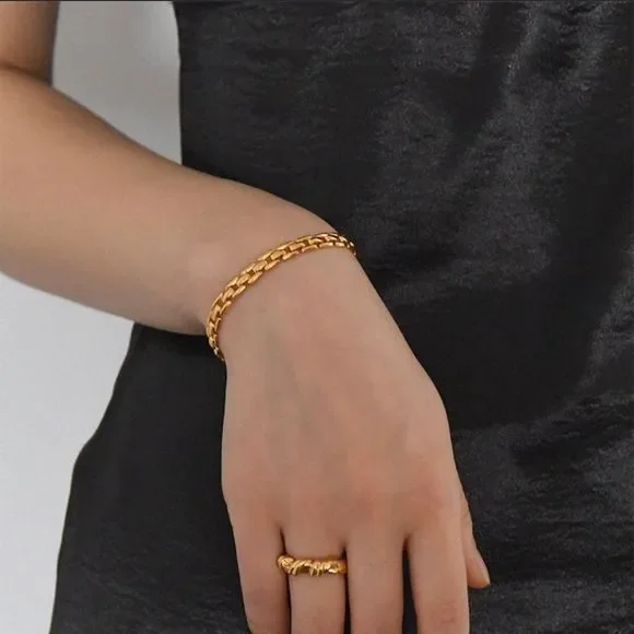 18K Gold GP Pantheon Chain Bracelet - Picture 3 of 4